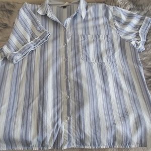 Universal Tread Linen Botton Down Blue Stiped Blouse